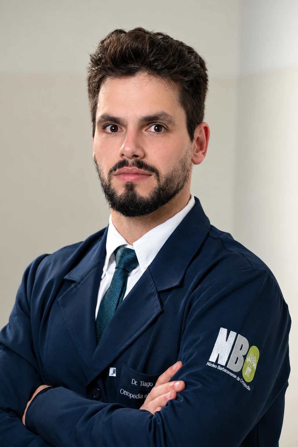Retrato profissional do Dr. Tiago Rabello